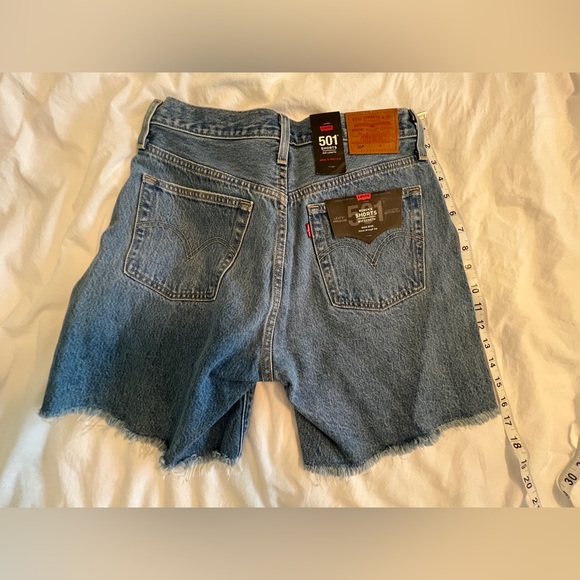 Levi’s Premium Mid Length 501 Jean Shorts - Picture 9 of 9